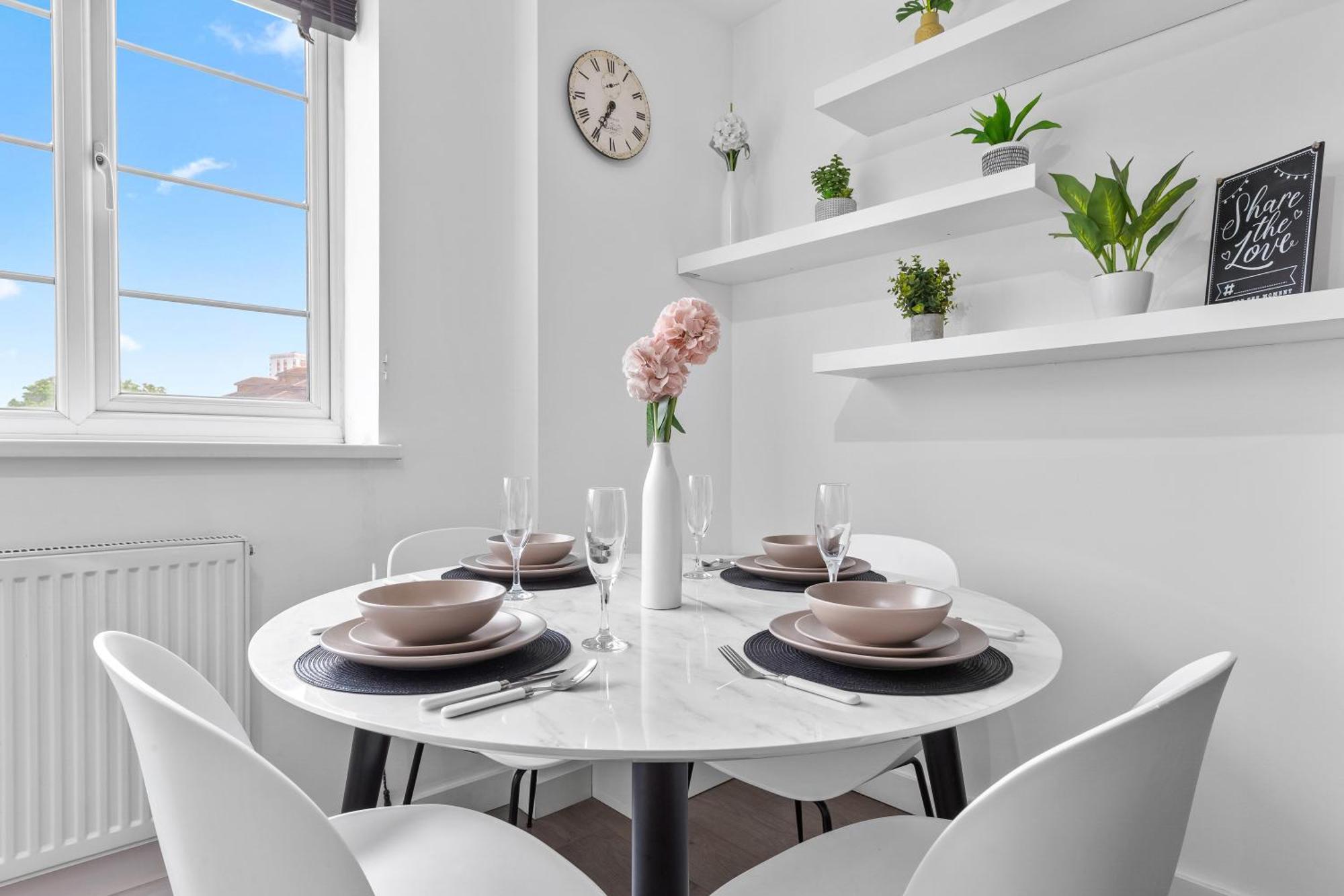 Central London Two Bedroom Serviced Apartment - Nine Elms Luxury Stay - Vauxhall & Westminster Extérieur photo
