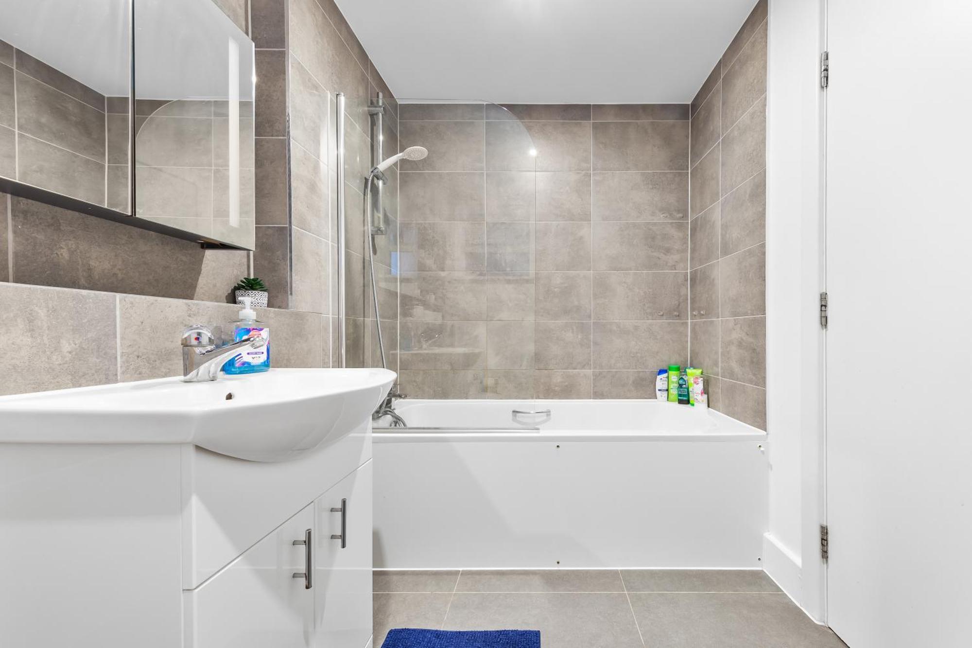 Central London Two Bedroom Serviced Apartment - Nine Elms Luxury Stay - Vauxhall & Westminster Extérieur photo